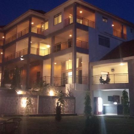 Eka Hoima Hotel Luaran gambar